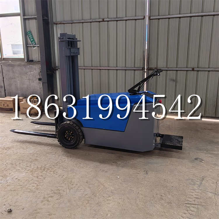 铁锋区全电动叉车插腿式堆高车液压装卸车1.5吨升高小型站驾式铲车